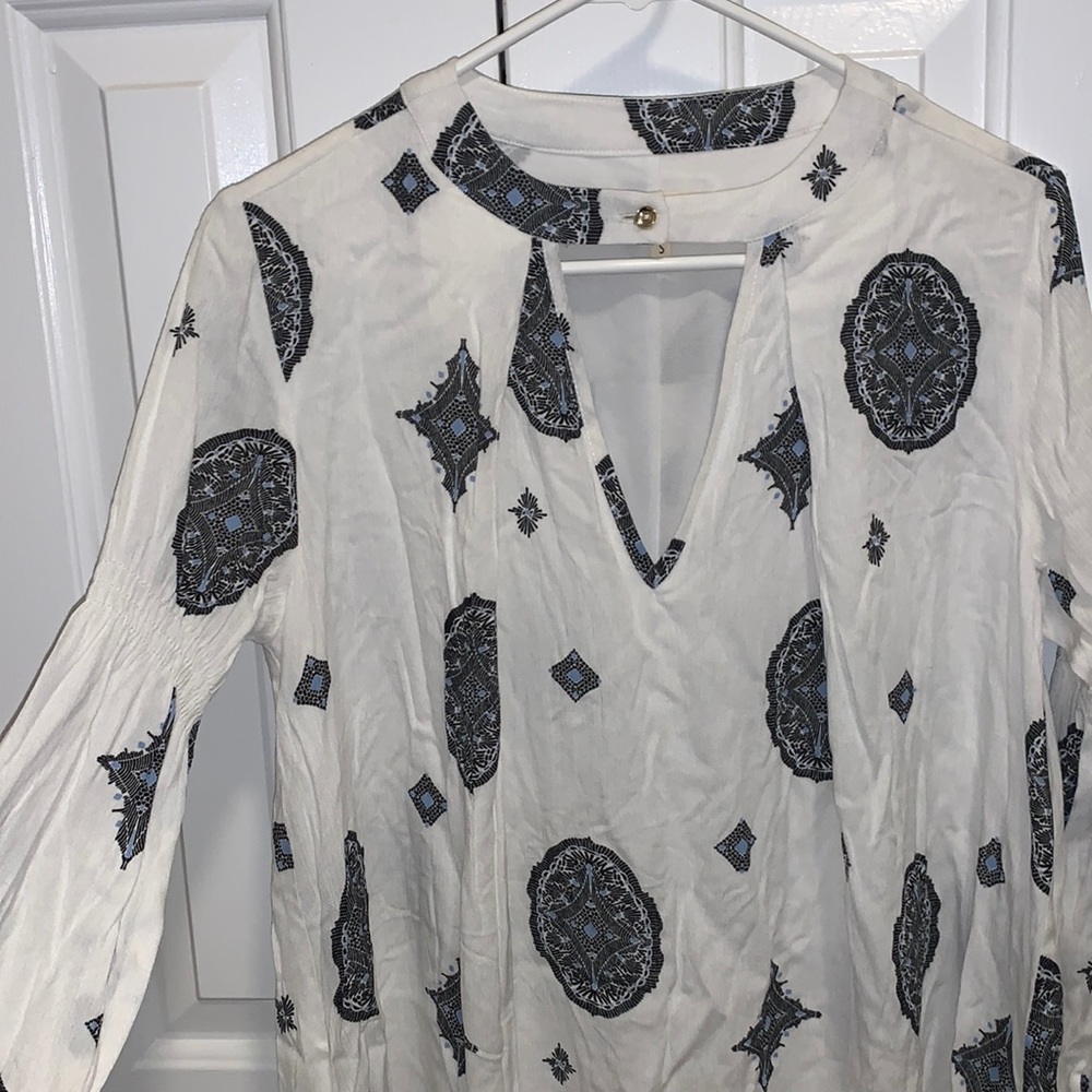 Lira medallion v-cut short dress